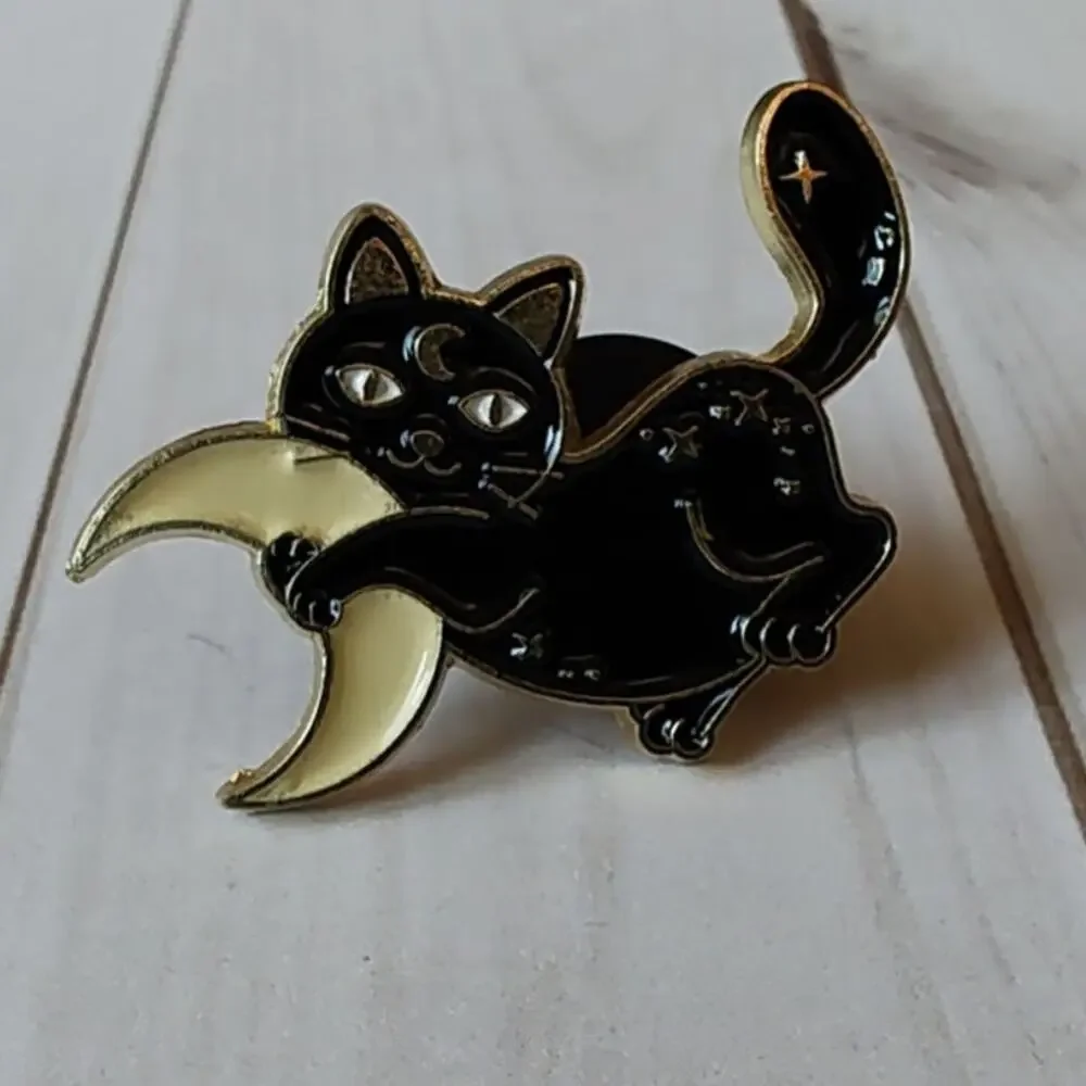 Black Cat and Moon Pin Gothic Witchy Halloween Lapel Hat